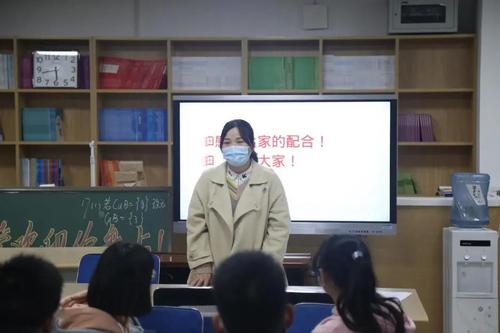 課程教學(xué)處副主任趙杰傳達(dá)圖書館建設(shè)的新目標(biāo)