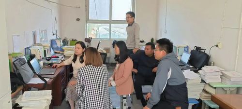4鄭州市回民高級(jí)中學(xué)唐寧老師給刁家鄉(xiāng)中心中學(xué)生物組和物理組老師作報(bào)告